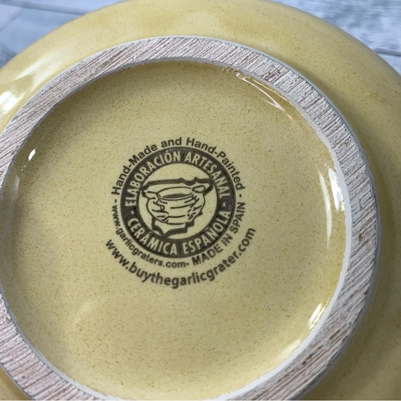 Vintage Rupi 1980 Spain Red Floral Garlic Grator & Zestor with matching plate - Picture 10 of 14